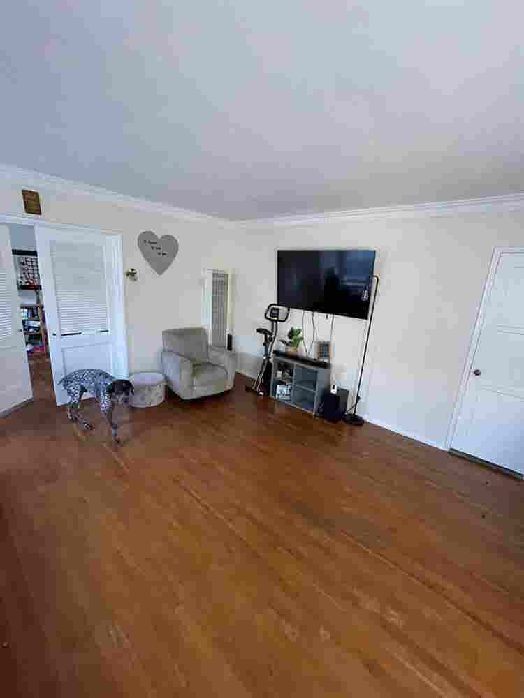 Roommate wanted in 3 bedroom home