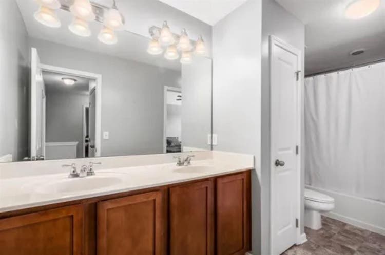 2 Rooms for Rent! Grove City
