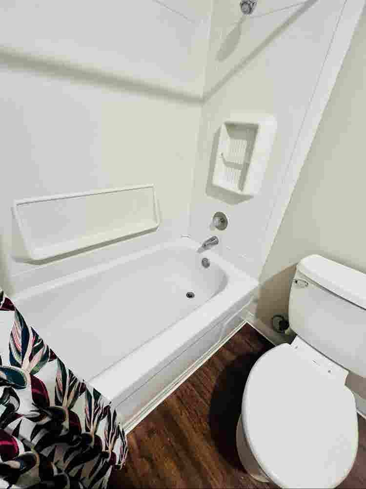 Se renta cuarto/ room for rent
