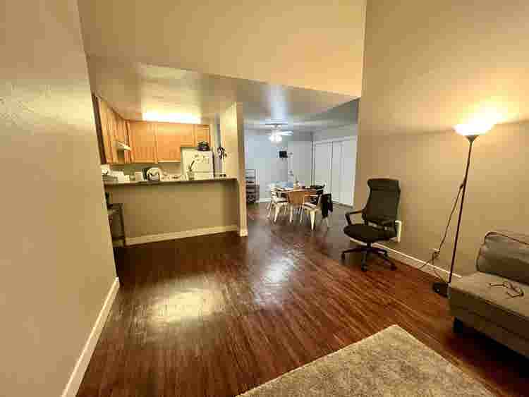 Se renta cuarto/ room for rent