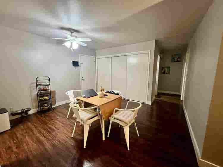 Se renta cuarto/ room for rent
