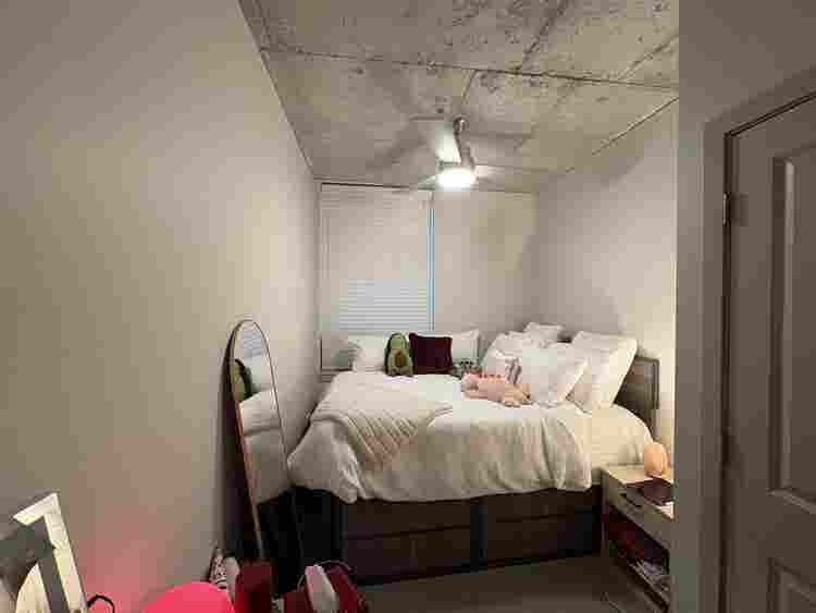 SUBLEASE  BATHROOM