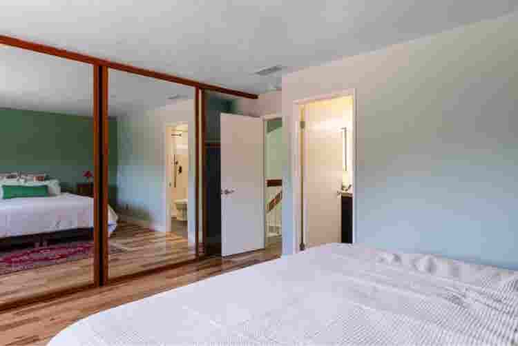 Looking for roommates