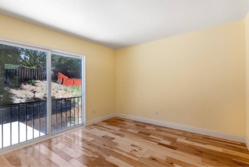 Looking for roommates
