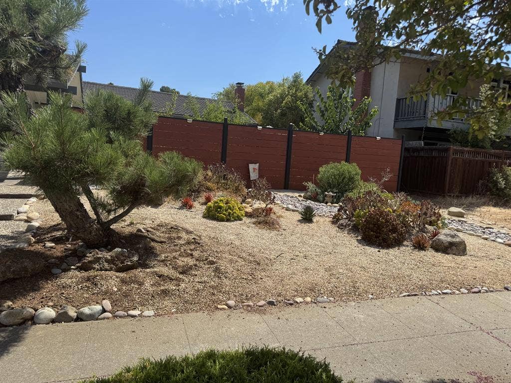 Furnished room + Kitchenette