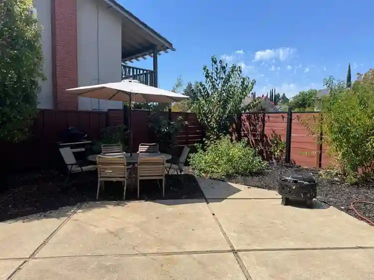 Furnished room + Kitchenette