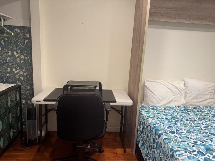 Furnished room + Kitchenette