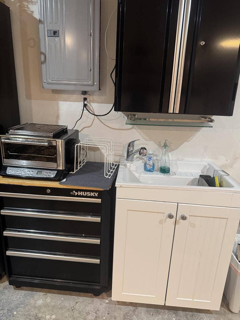 Furnished room + Kitchenette