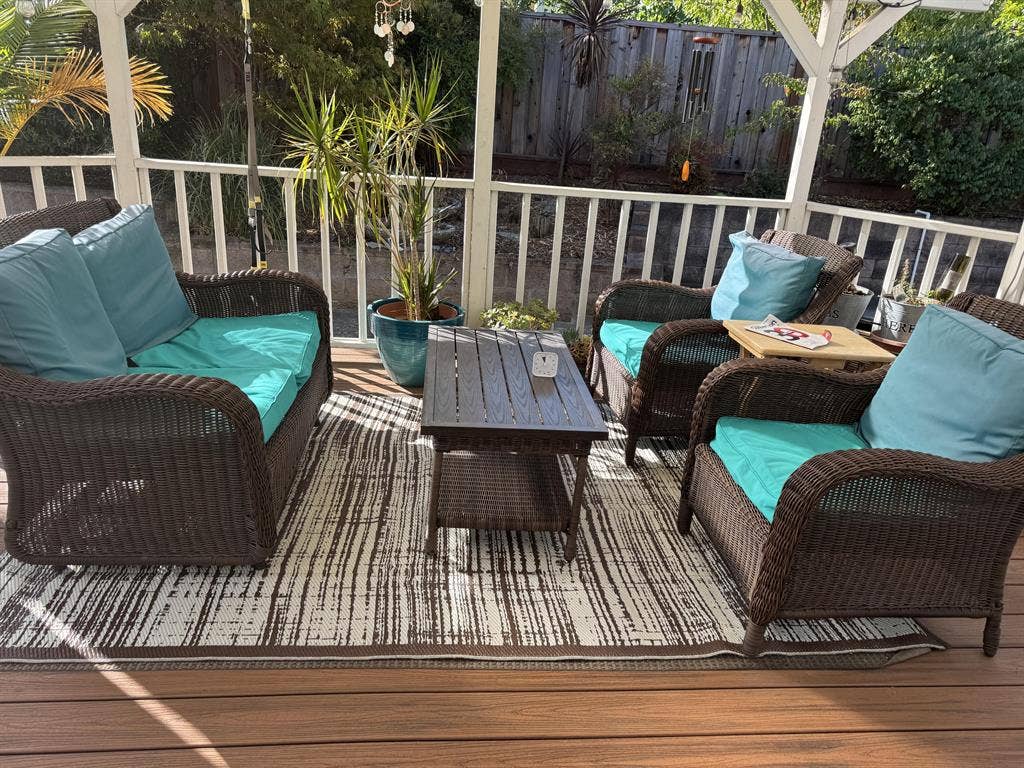 Furnished room + Kitchenette