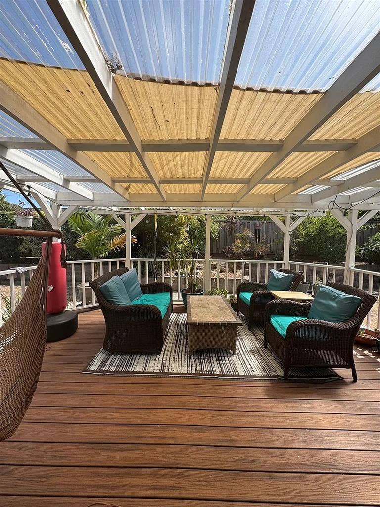 Furnished room + Kitchenette