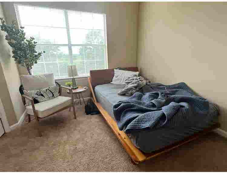 room for rent.