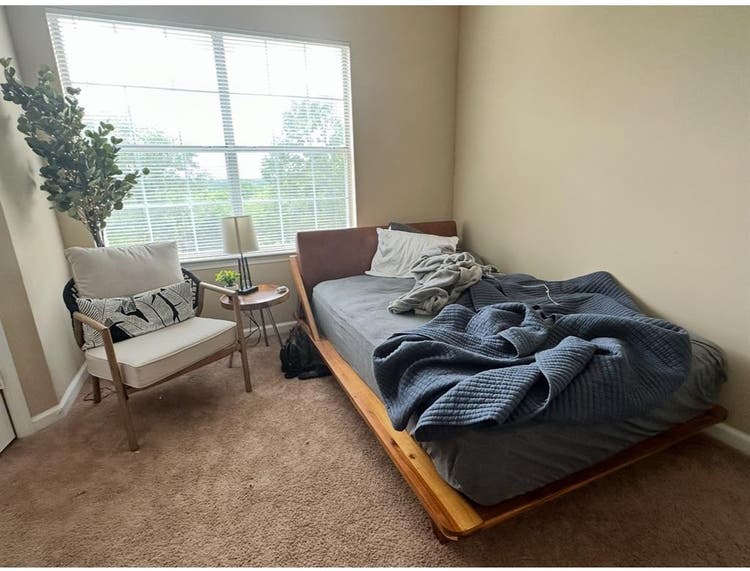 room for rent.
