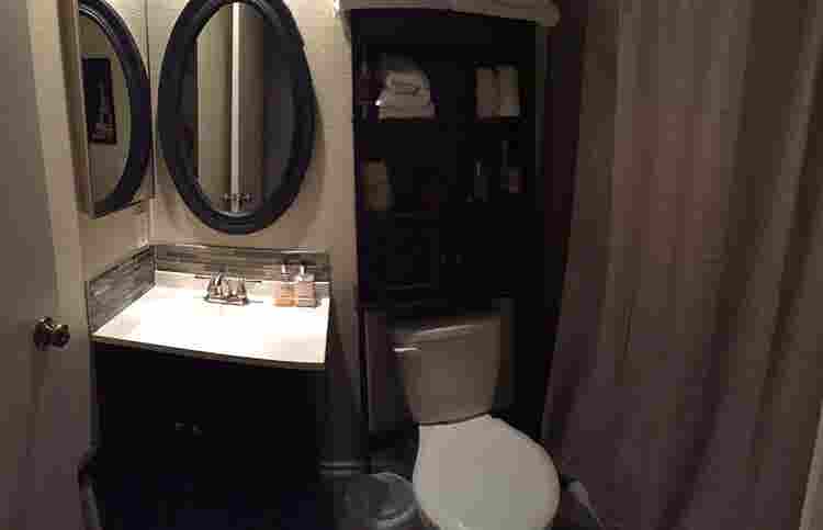 Large private room -Furnished VISTA