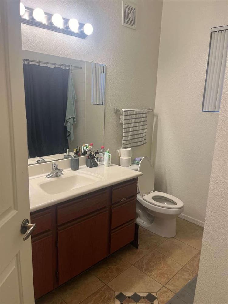 Bedroom available in a luxury apt