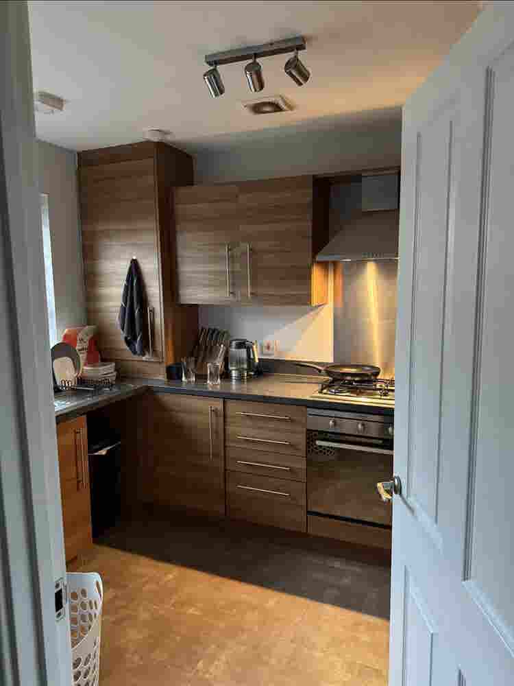 Looking for housemate