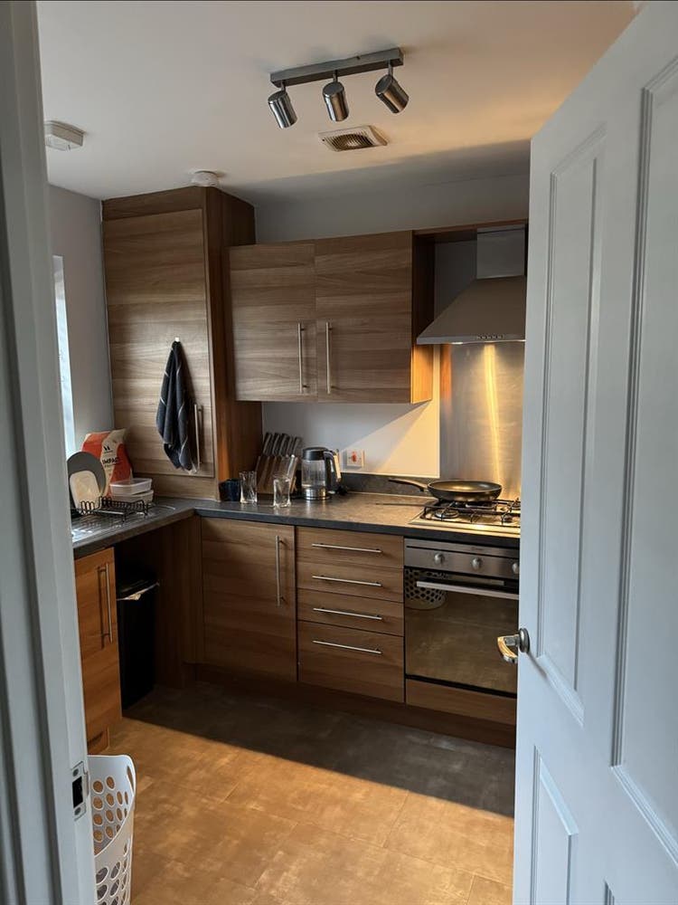 Looking for housemate