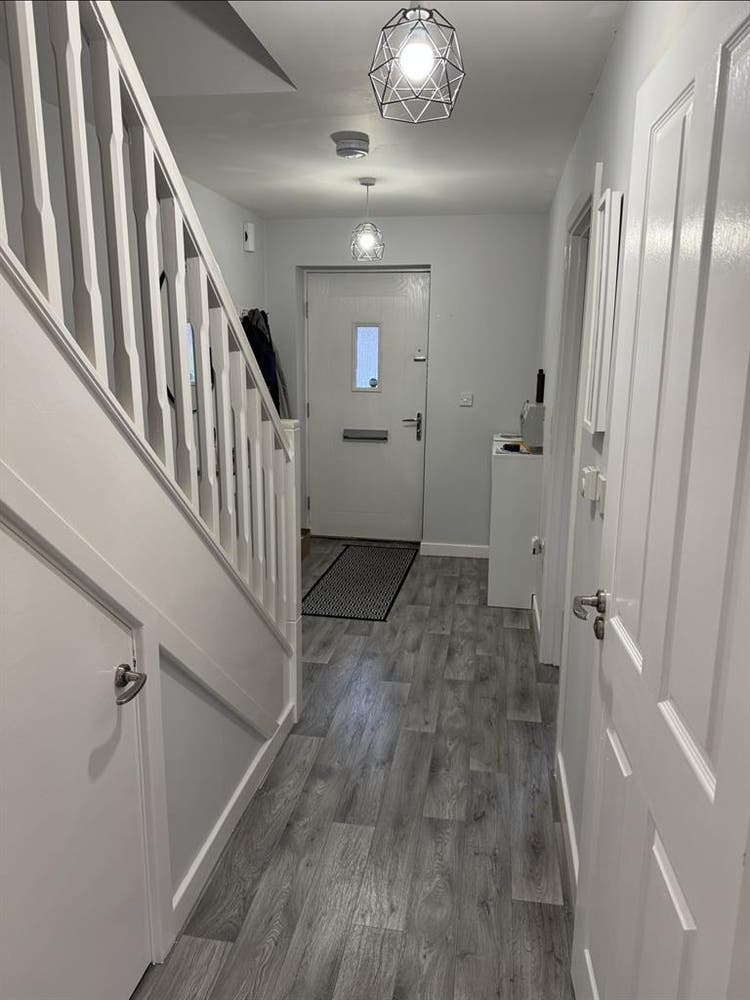 Looking for housemate