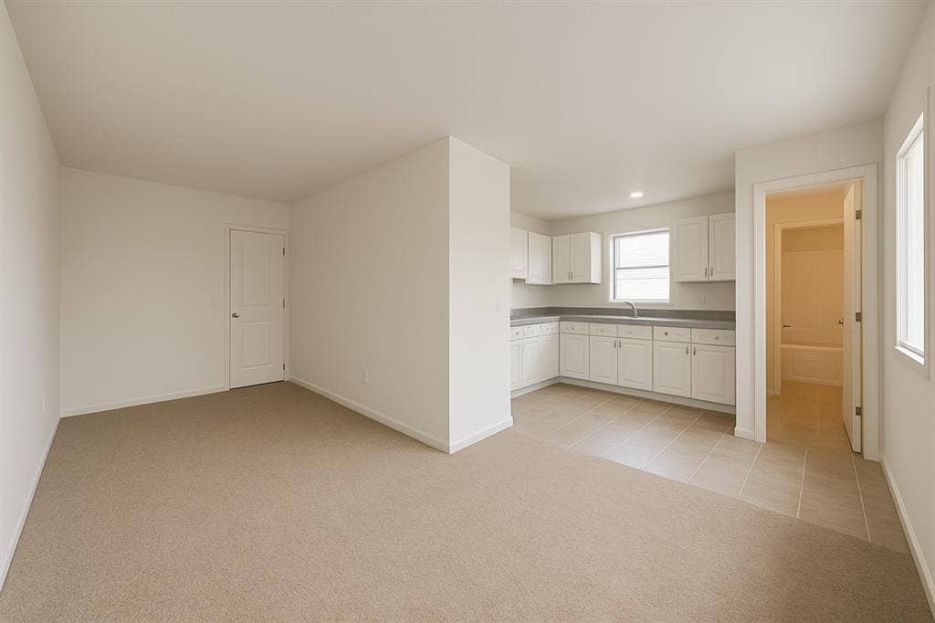 STUDIO in VISTA - avail Oct 1st