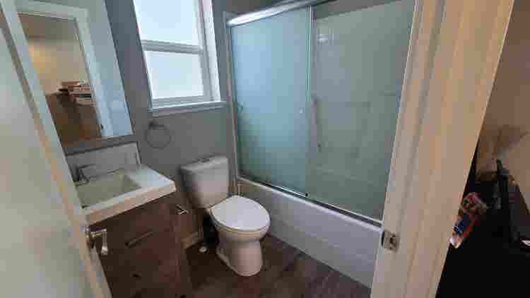Room Near Downtown Boi & Freeway