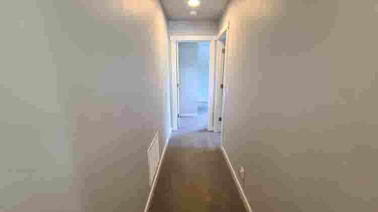 Room Near Downtown Boi & Freeway