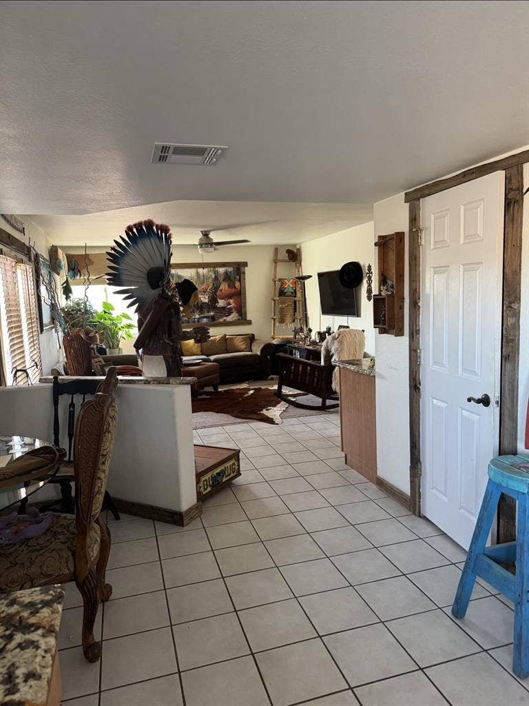 Exceptional  Clean  Safe Home Room