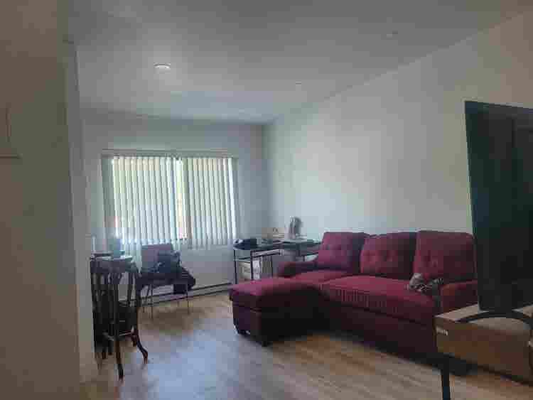 Spacious room in duplex