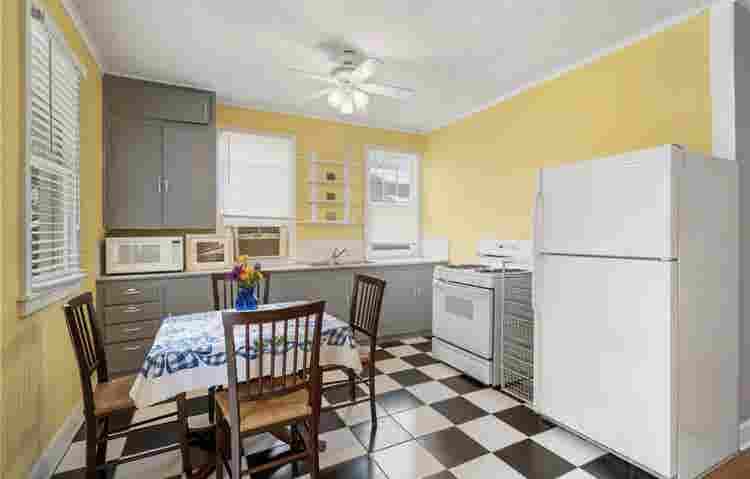 BR Guest House Seminole Heights