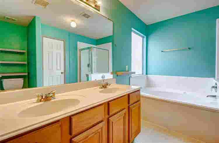 Outstanding family 3 bedroom house.