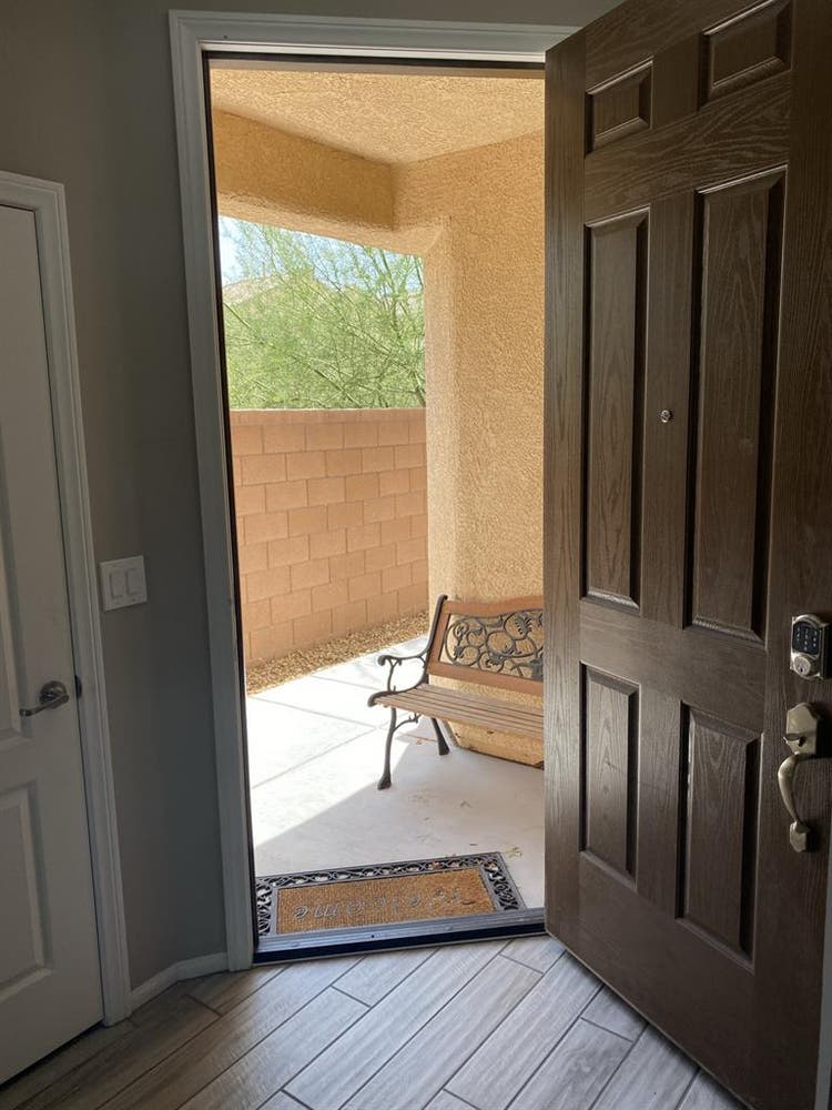 Furnished house with pool and spa