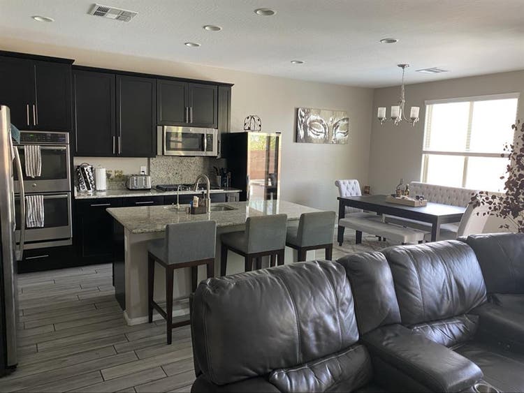 Furnished house with pool and spa