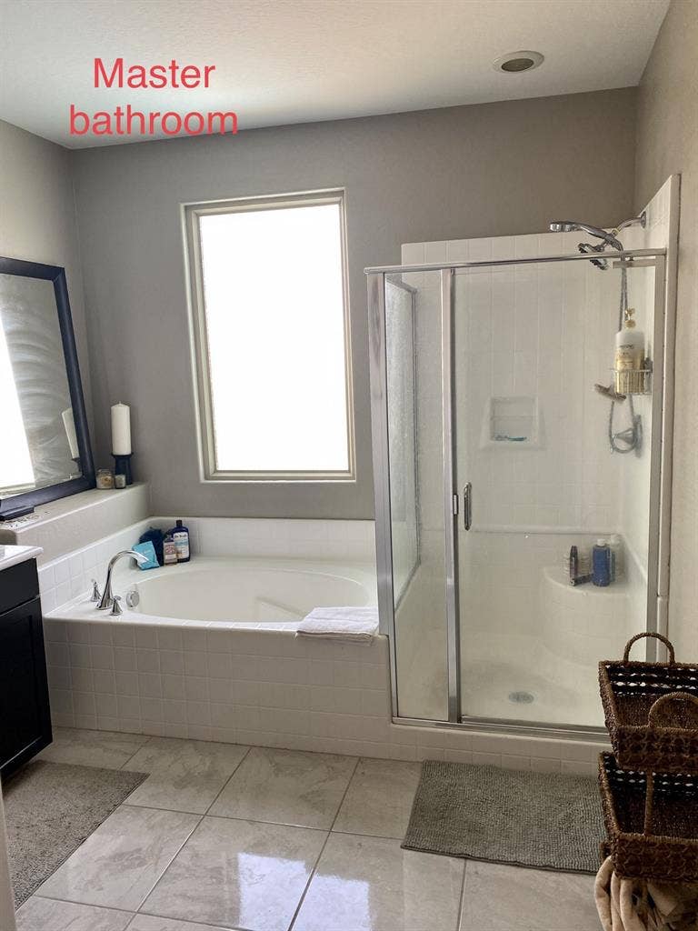 Furnished house with pool and spa