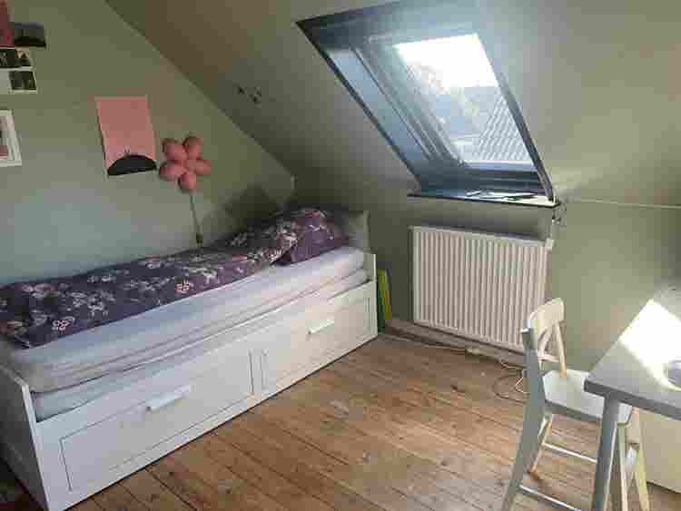 Room available for single/couple