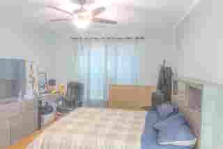 Master bedroom ( private bathroom)