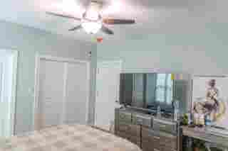 Master bedroom ( private bathroom)