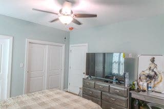 Master bedroom ( private bathroom)