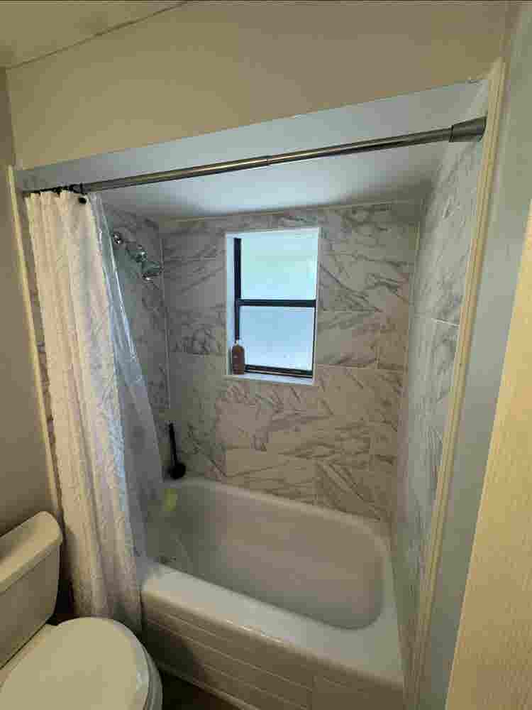 Large room for rent w bathroom