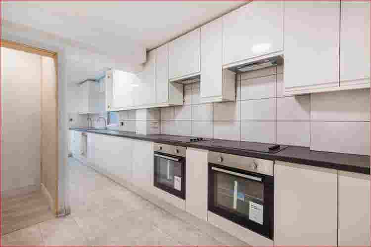 BRIGHT ENSUITE DOUBROOM AVAILABLE