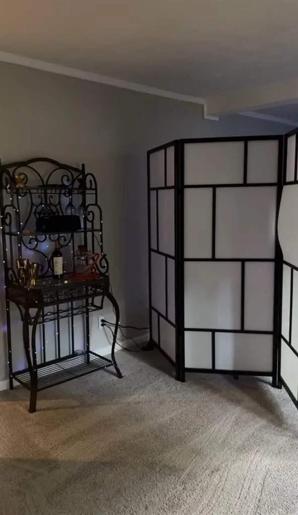 Master Bedroom For Rent