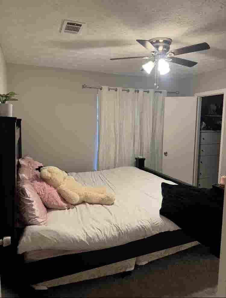 Master Bedroom For Rent