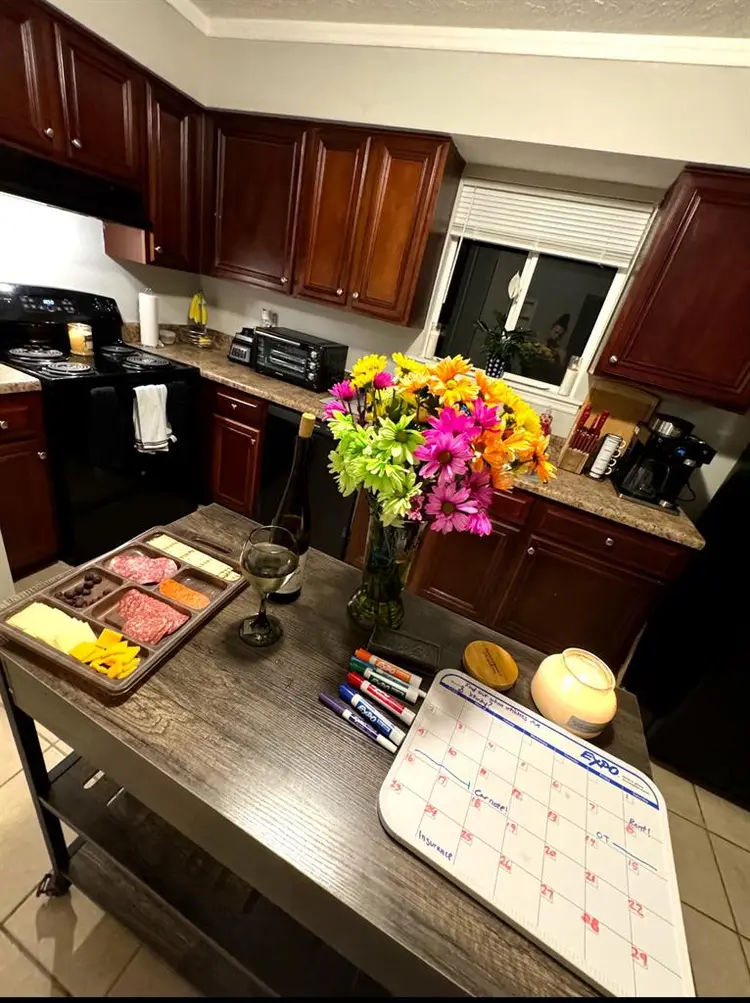 Master Bedroom For Rent