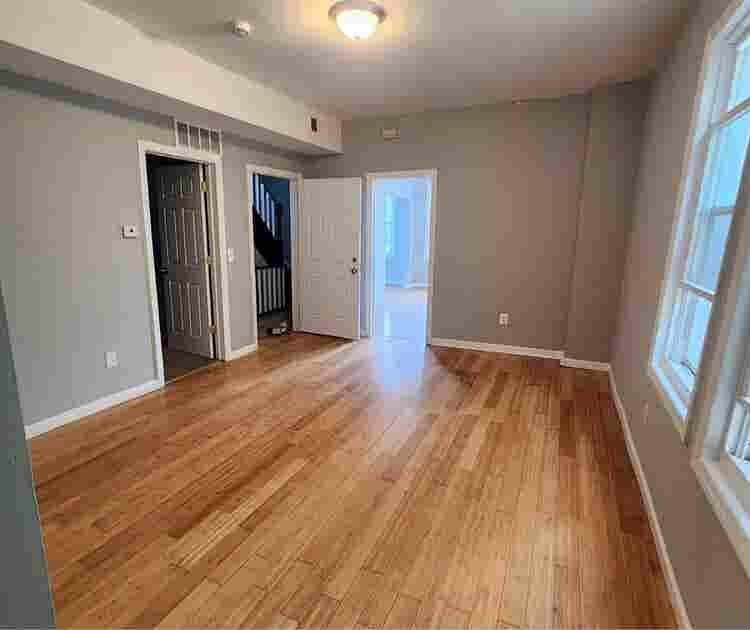 ROOM FOR RENT UTILITIES INCLUDED