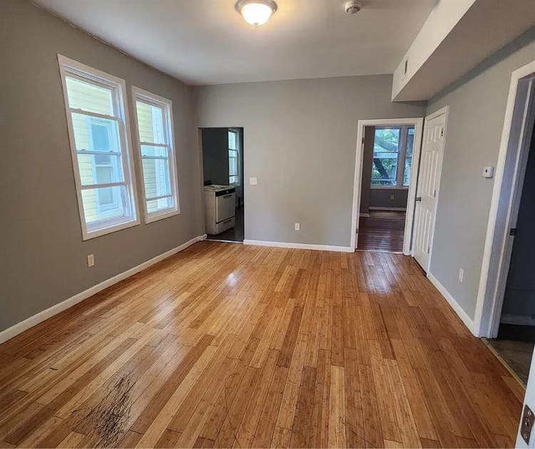 ROOM FOR RENT UTILITIES INCLUDED