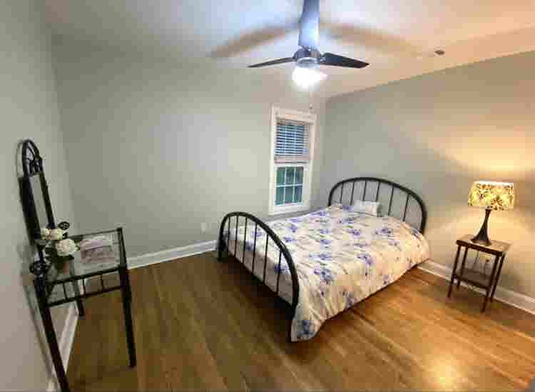 Super Quiet Cozy Bedroom near Lake!