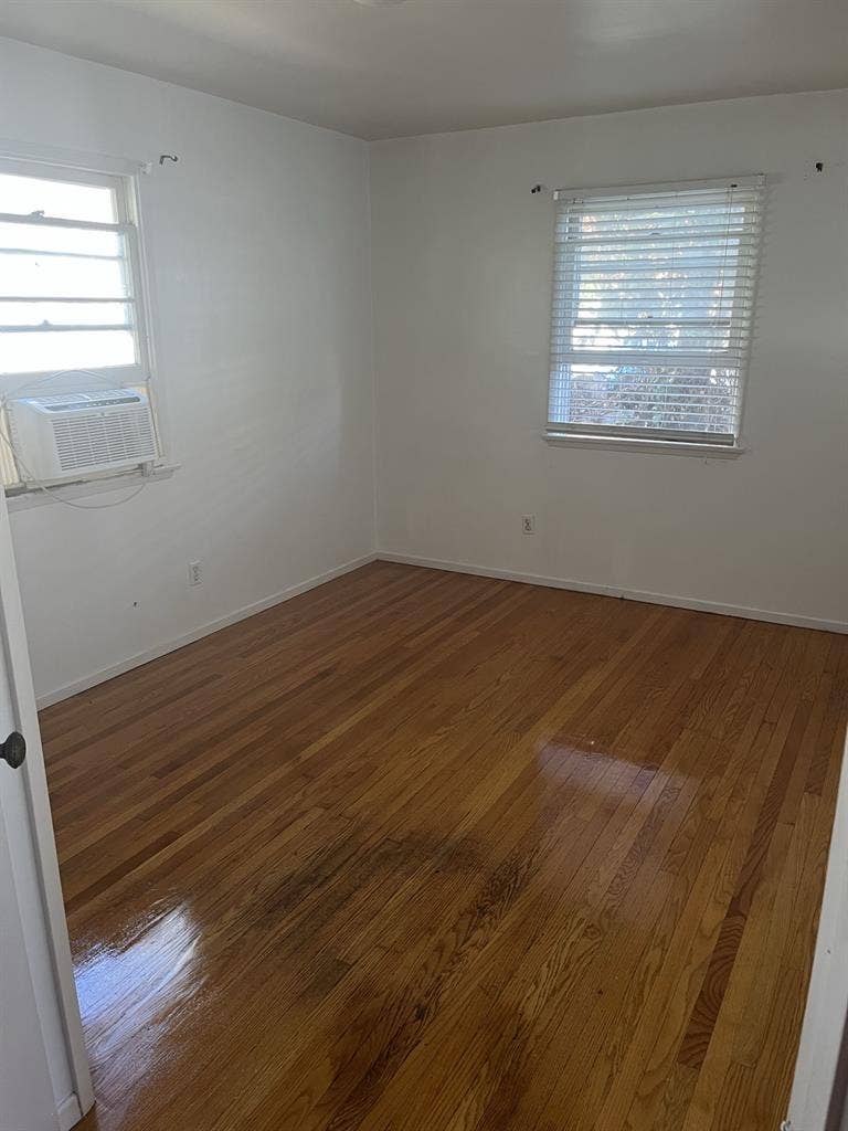 Room for rent  a month
