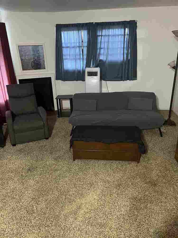 Room for rent  a month