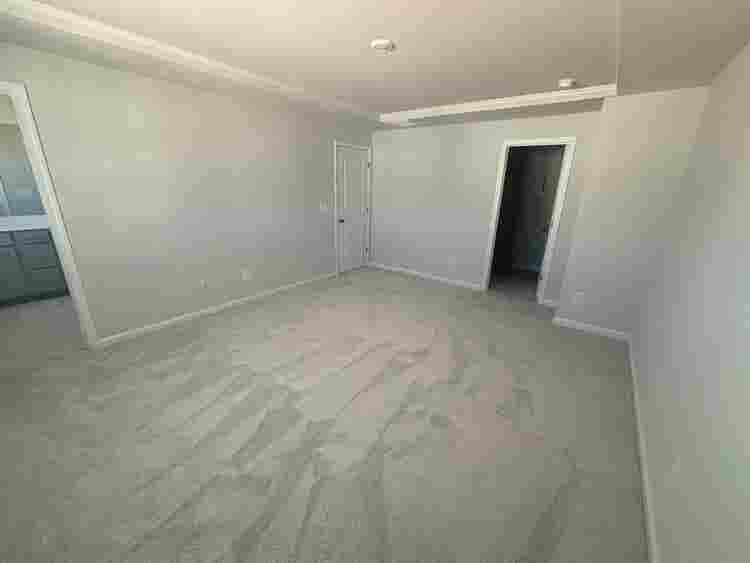 4 BR in Apex