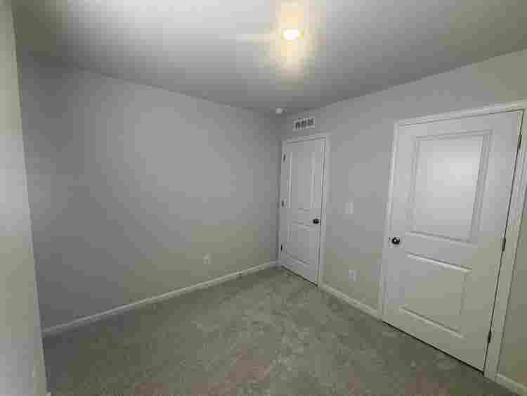 4 BR in Apex