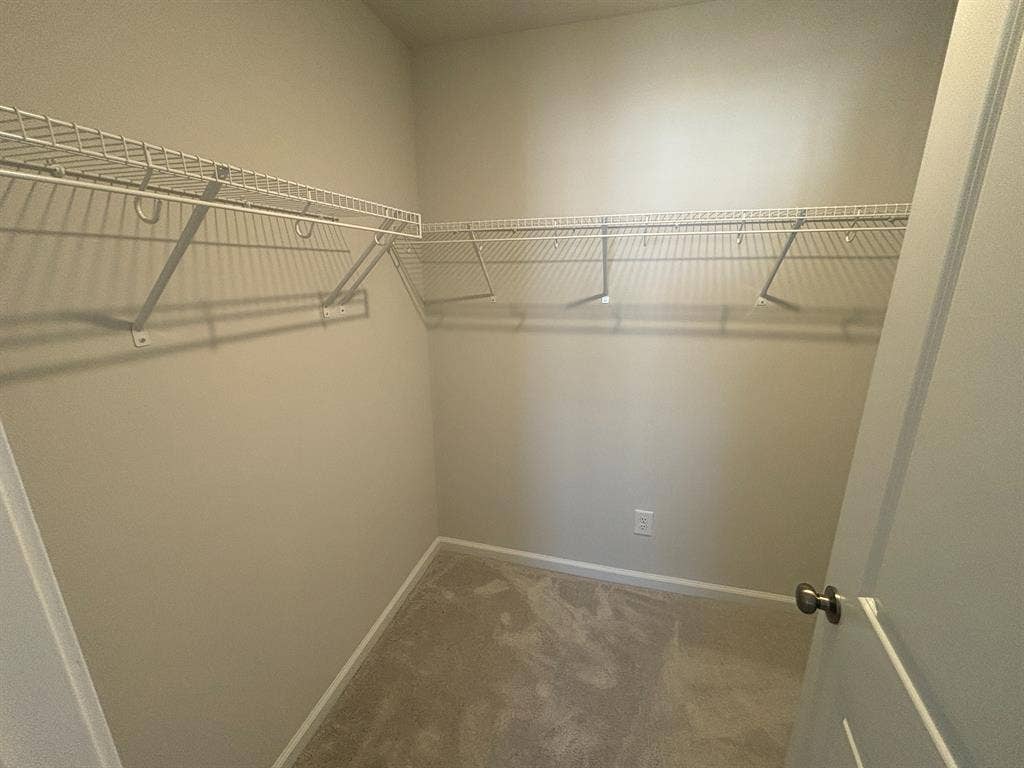 4 BR in Apex