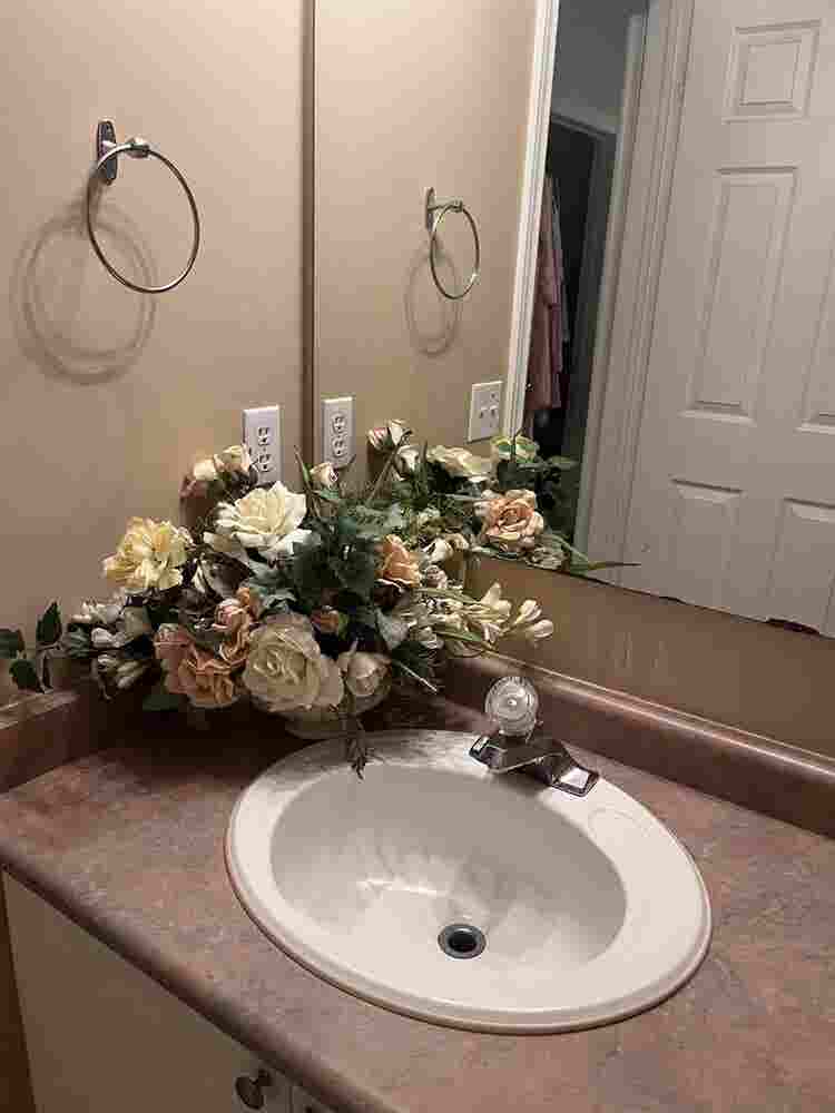 2  Bed Rooms in Toronto