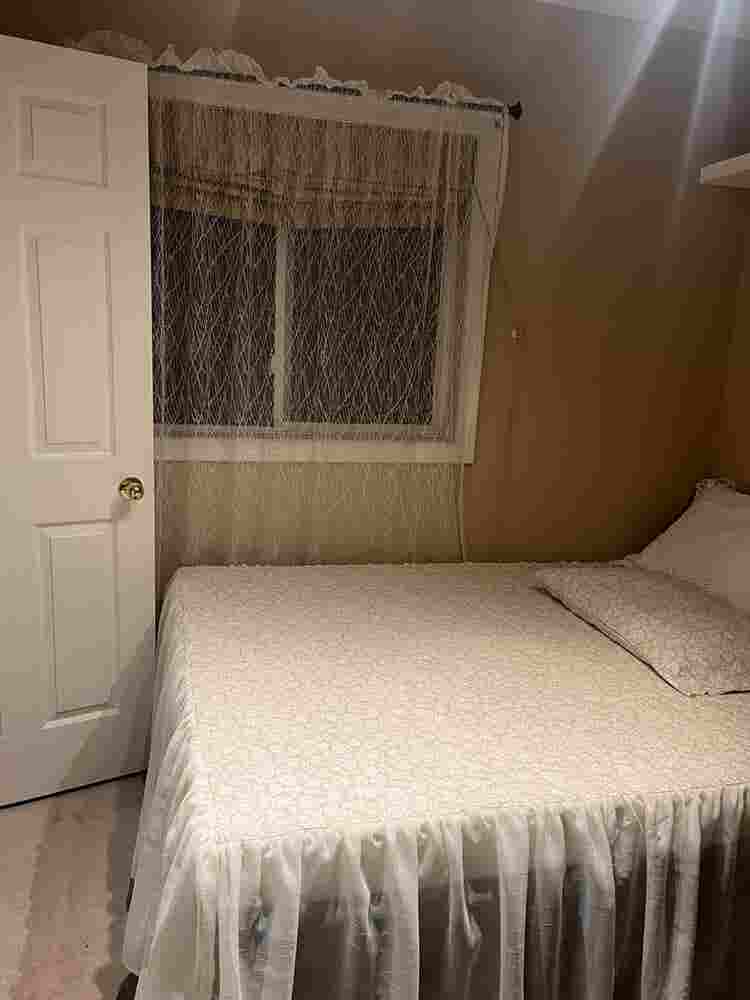 2  Bed Rooms in Toronto